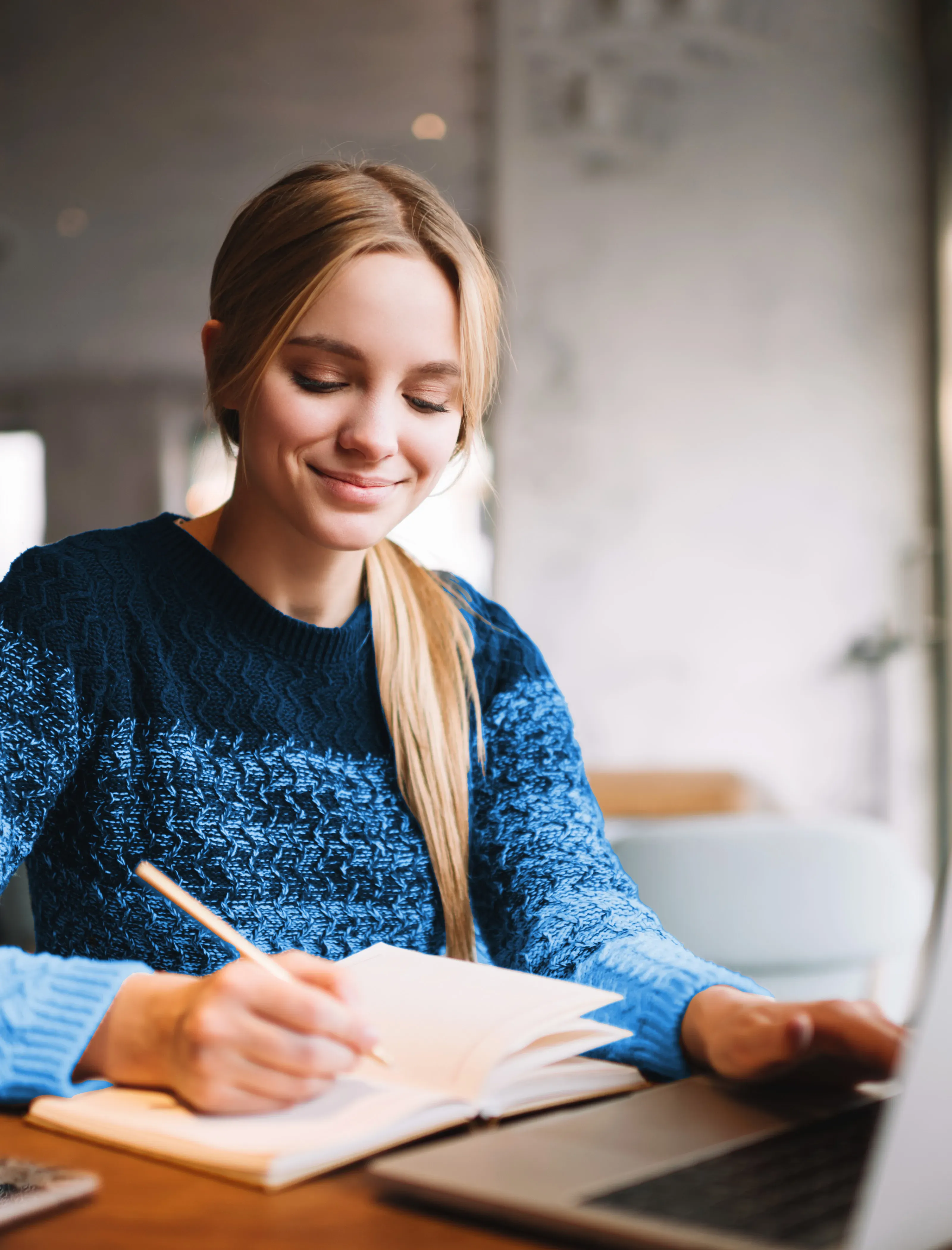 Schülerin lernt online mit ihrem Tutor